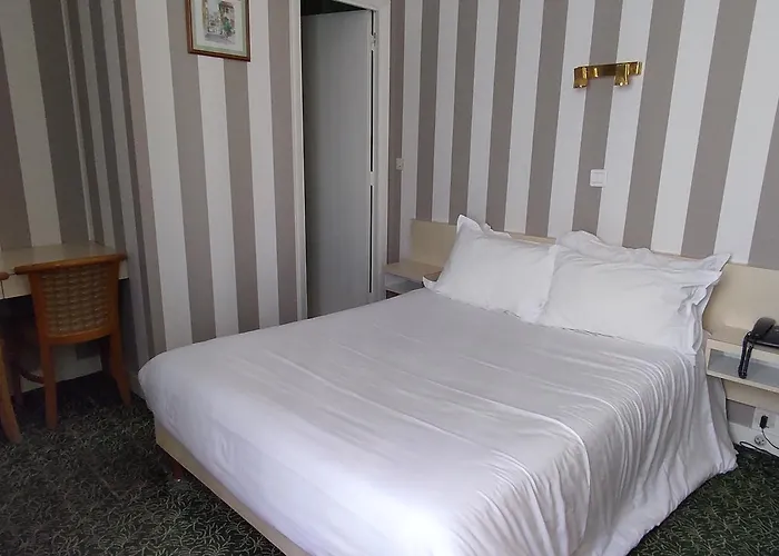 格兰德哈弗尔酒店 酒店 3*