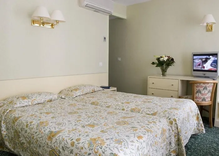 格兰德哈弗尔酒店 3*